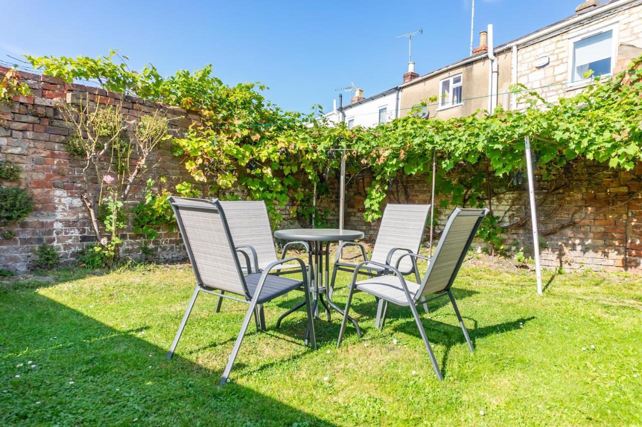 Cheltenham-spacious 2 Bedroom Home-sleeps 6-parking-garden-wifi Casa vacanze *